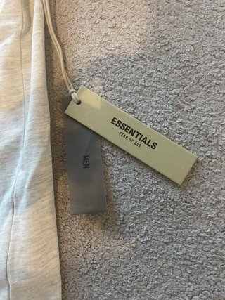 T-shirt Essentials bege Tamanho M(Equivale a um L)