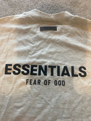 T-shirt Essentials bege Tamanho M(Equivale a um L)