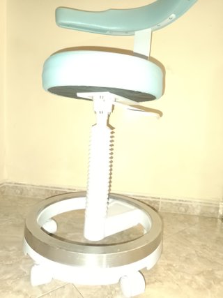 Silla giratoria auxiliar dentista