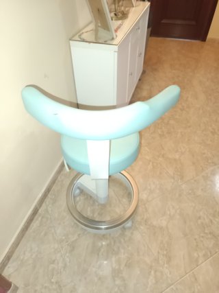 Silla giratoria auxiliar dentista