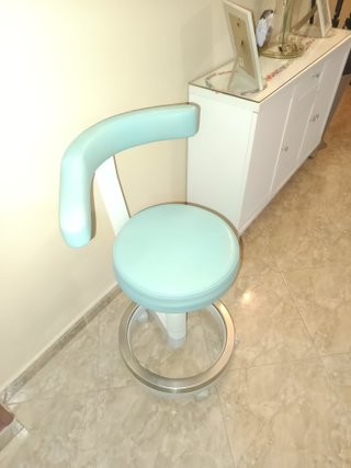 Silla giratoria auxiliar dentista