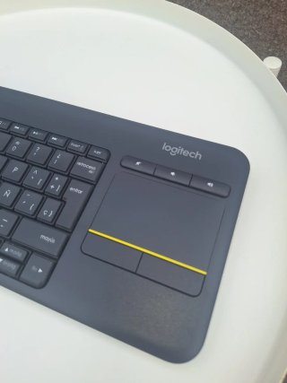 Logitech K400 Plus Teclado Inalámbrico Touchpad