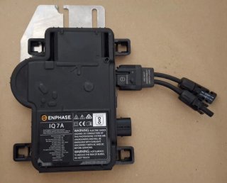 Microinversor Enphase IQ7A