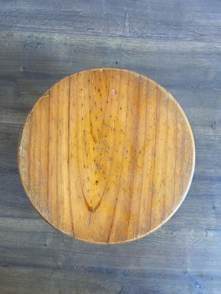Taburete de madera redondo