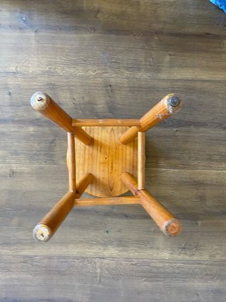Taburete de madera redondo