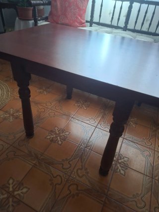 Mesa de centro de madera y cristal