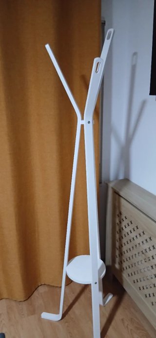 Colgador de diseño blanco