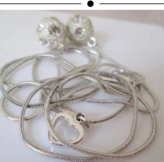 Collar plata de ley con esferas con pedrería.