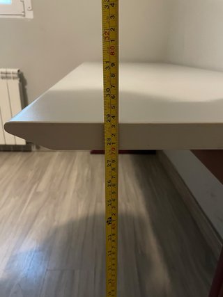 Escritorio Oficina Blanco y Granate