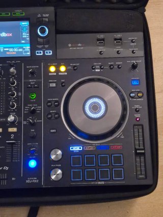 Pioneer XDJ-RX2 All-in-One DJ Controller