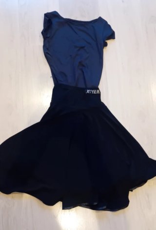 Conjunto baile deportivo niña negro talla 12 años.