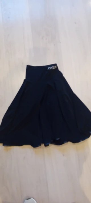 Conjunto baile deportivo niña negro talla 12 años.