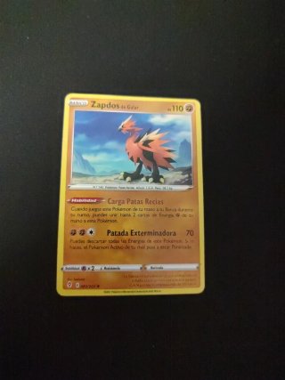 Carta Pokémon Zapdos de Galar 110 HP