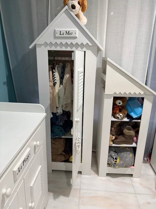 Cómoda cambiador, armario y estantería infantil