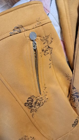 Cazadora Desigual floral mostaza T.42