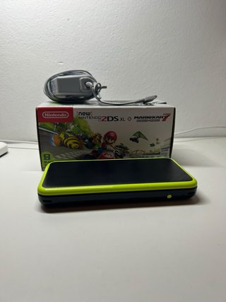 Nintendo 2DS XL + Mario Kart 7