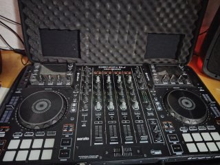 Controladora DJ Denon MCX8000