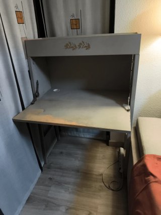 Escritorio plegable gris y naranja