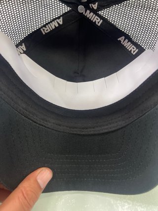 Gorra Amiri Negra y Roja