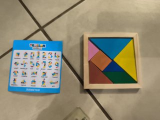 Puzzle Tangram in legno con istruzioni