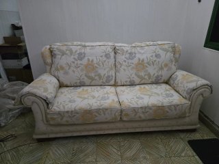 Sofá Beissier tela floral beige