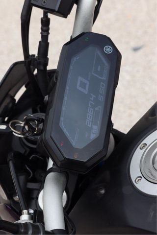 Yamaha MT-07 2022 Morado y Negro