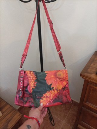 Bolso Desigual estampado floral medidas 25x31