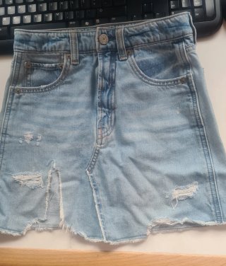 Saia ganga rasgada 12 anos. Gap Kids.