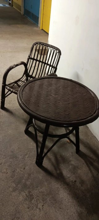 Set poltrona e tavolino in rattan
