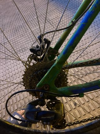 Bicicleta de montaña verde