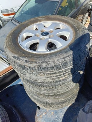 Llanta Kia 215/65R15 96H