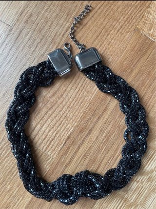 Set collana e 2 bracciali neri