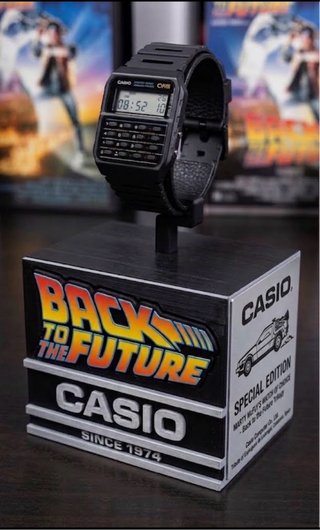 Soporte Casio Edición Especial Regreso al Futuro