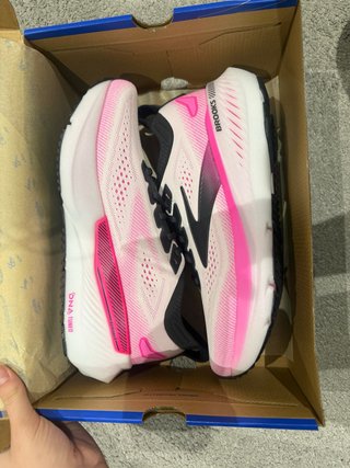 Zapatillas Brooks running mujer rosa y blanco