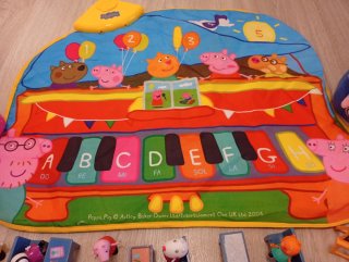 Set Peppa Pig Juguetes y Alfombra Musical