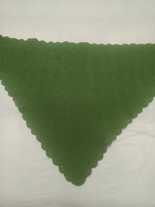 Tokilla de lana verde hecha a mano