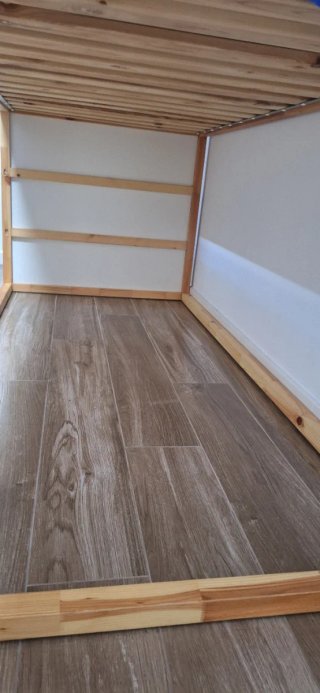 Cama alta KURA pino/blanco 90x200 + colchón