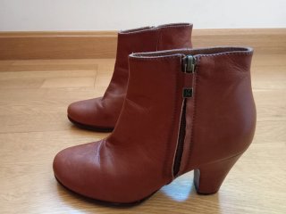 Botines de piel marrones