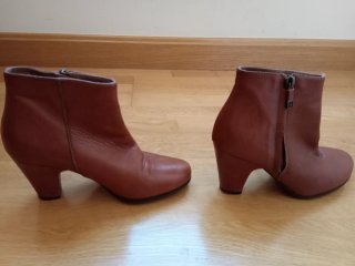 Botines de piel marrones