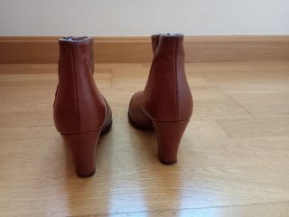 Botines de piel marrones
