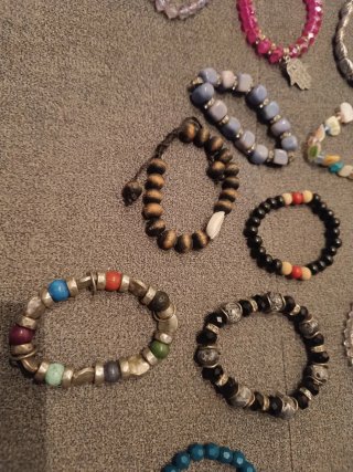 Set di bracciali vari