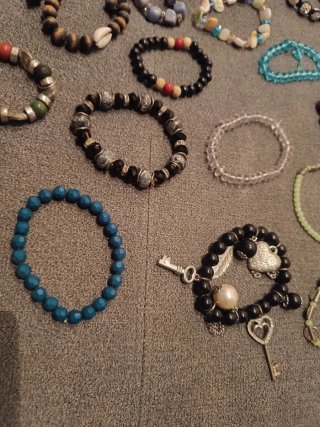 Set di bracciali vari