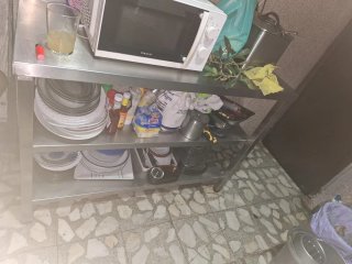 Mesa auxiliar cocina metal.