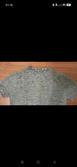 Jersey gris abotonado abalorios, manga corta Zara