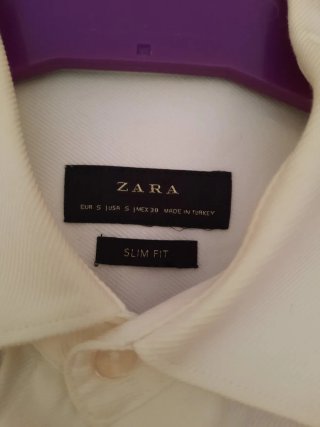 Traje juvenil azul con camisa