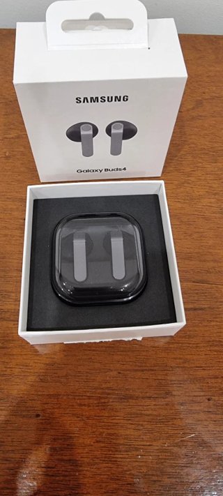 Samsung Galaxy Buds 4 Auricolari