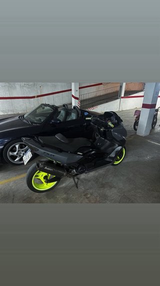 Yamaha T-Max 500 Maxi Scooter Gris/Amarillo