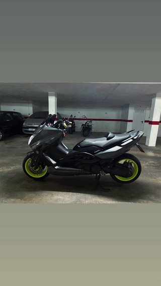 Yamaha T-Max 500 Maxi Scooter Gris/Amarillo