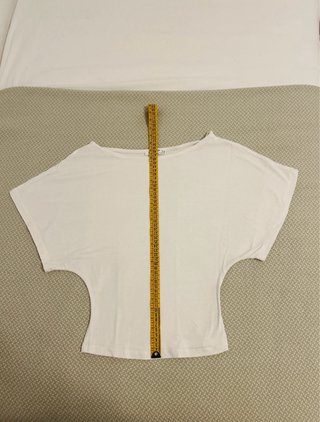 Top Stradivarius blanco