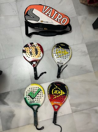 Funda y 4 palas de pádel Vairo y Dunlop